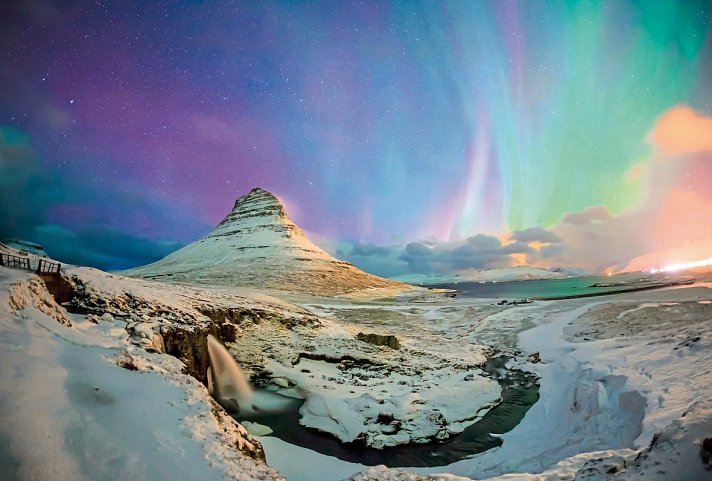 Isländische Naturelemente und Lichtspiele