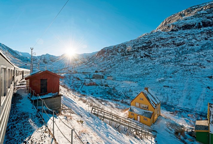 Mit Schiff und Bahn von Oslo nach Bergen im Winter