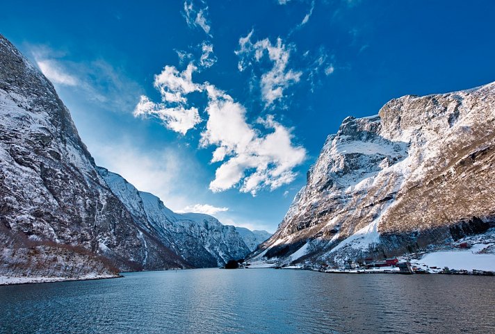 Mit Schiff und Bahn von Oslo nach Bergen im Winter