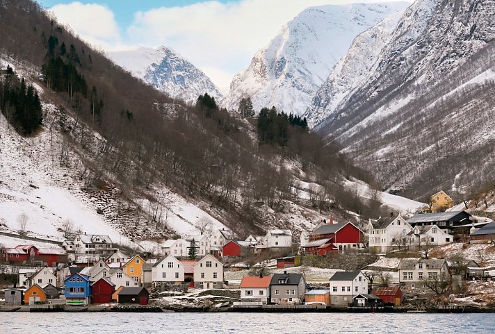 Mit Schiff und Bahn von Oslo nach Bergen im Winter