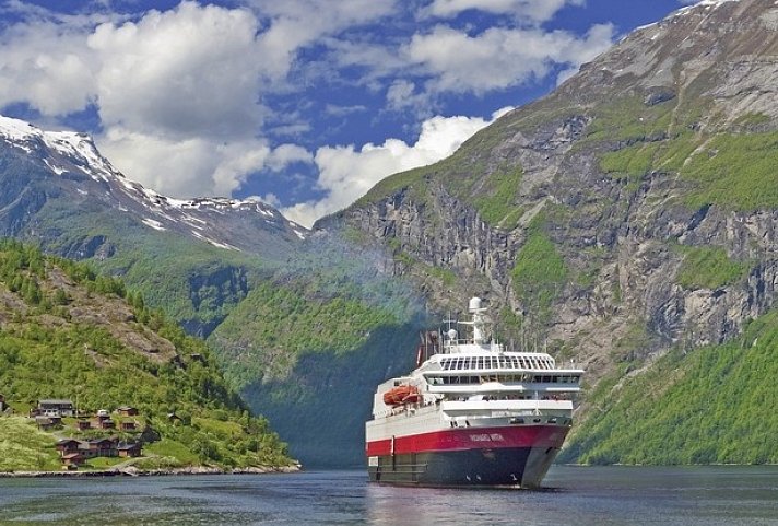 Mit Postschiff und Bahn durch Norwegen
