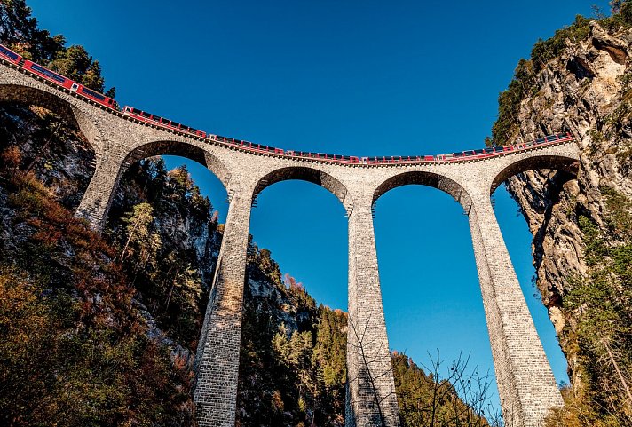 Bahnrundreise mit Glacier und Bernina Express