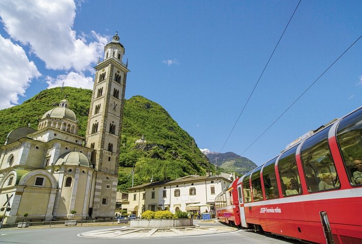 Bahnrundreise mit Glacier und Bernina Express