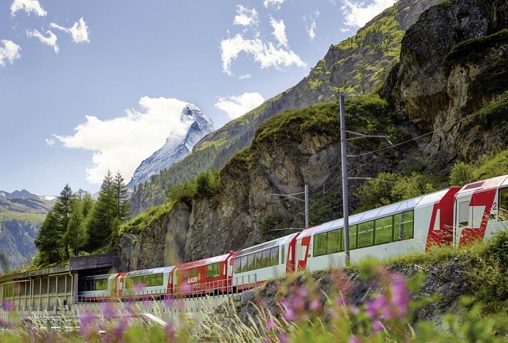 Bahnrundreise mit Glacier und Bernina Express