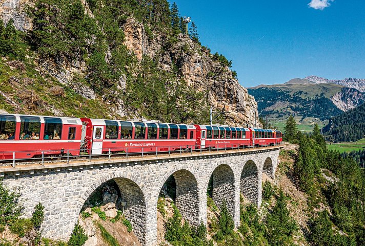 Bahnrundreise mit Glacier und Bernina Express