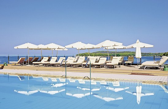 Splendid Golden Rocks Resort