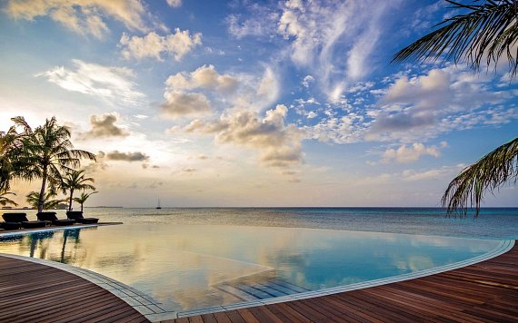 Kuredu Island Resort & Spa