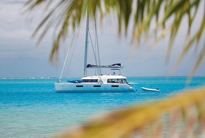 Dream Yacht Charter: Rangiroa Dream