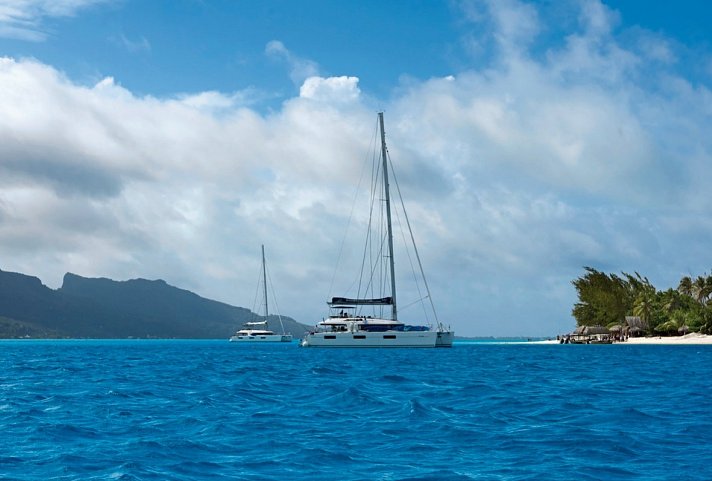 Dream Yacht Charter: Rangiroa Dream