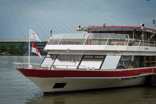 Kulinarischer Ausflug nach Bratislava mit Weihnachtsmarkt - Tagesfahrt - MS Kaiserin Elisabeth