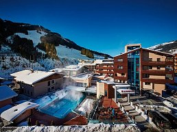 Außenansicht Hotel Winter