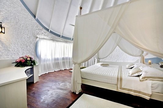 Nika Island Resort & Spa