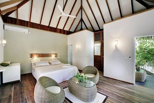 Nika Island Resort & Spa