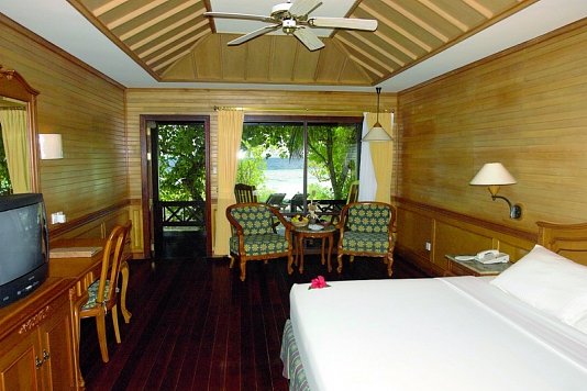 Royal Island Resort & Spa
