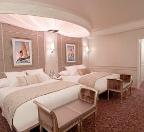 Disneyland® Hotel