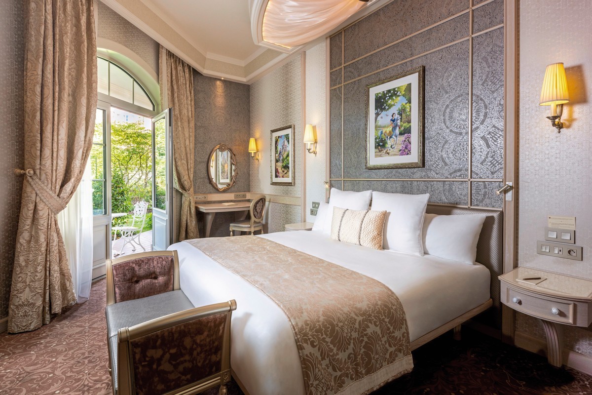 Disneyland® Hotel