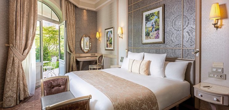 Disneyland® Hotel