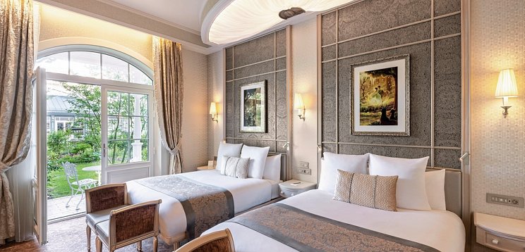 Disneyland® Hotel