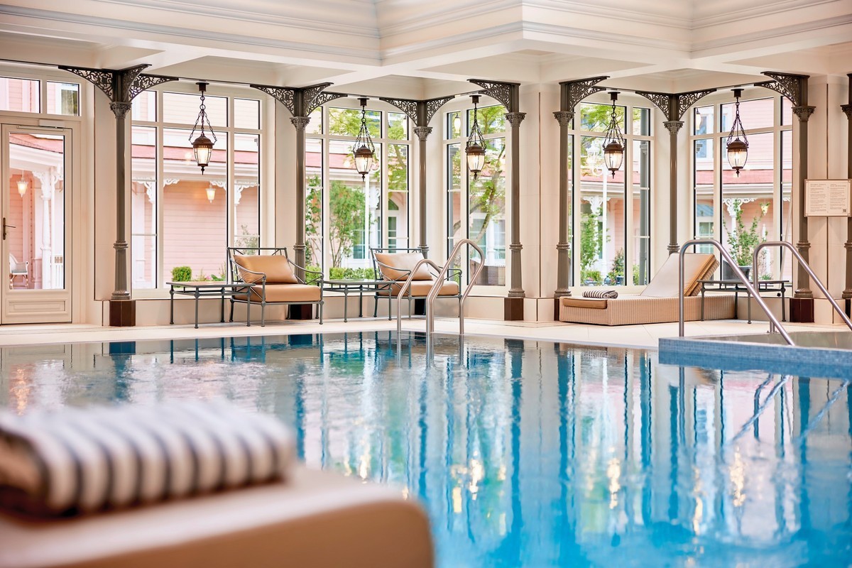 Disneyland® Hotel
