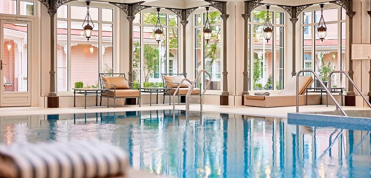 Disneyland® Hotel