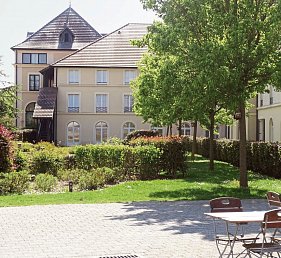 Campanile Val de France