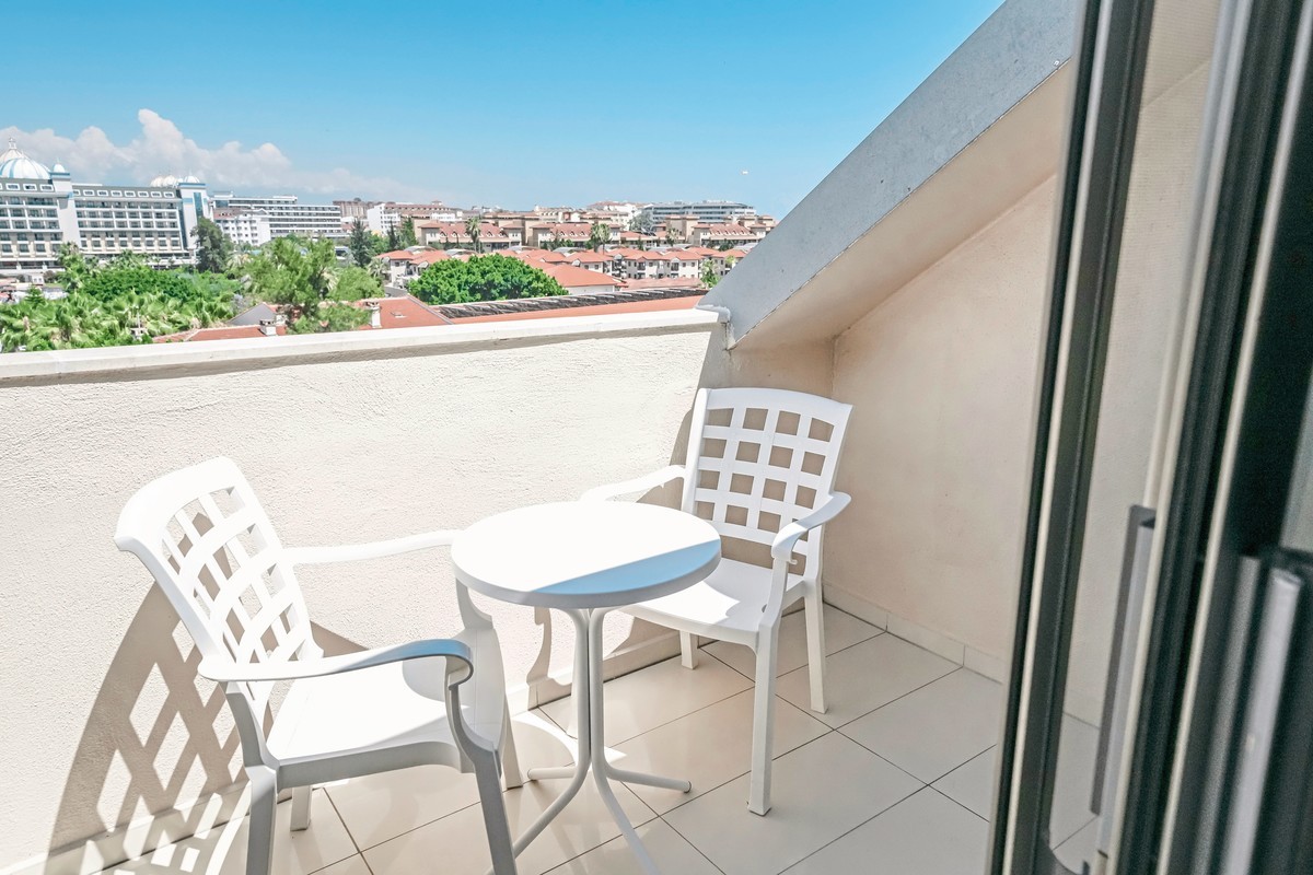 Calimera Hane Garden