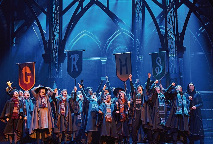 HARRY POTTER UND DAS VERWUNSCHENE KIND