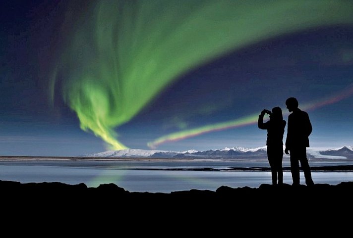 Isländische Naturelemente und Lichtspiele