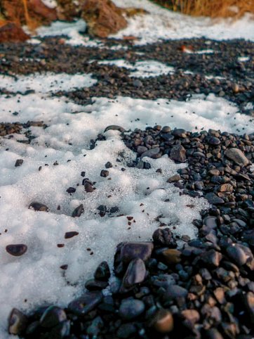 Isländische Naturelemente und Lichtspiele