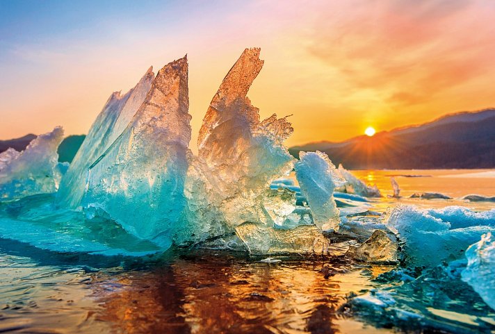 Isländische Naturelemente und Lichtspiele