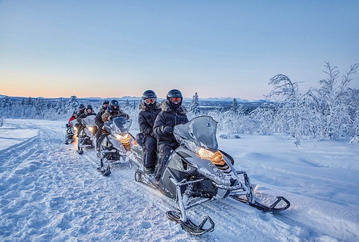 Winterlich aktiv in Schwedisch Lappland