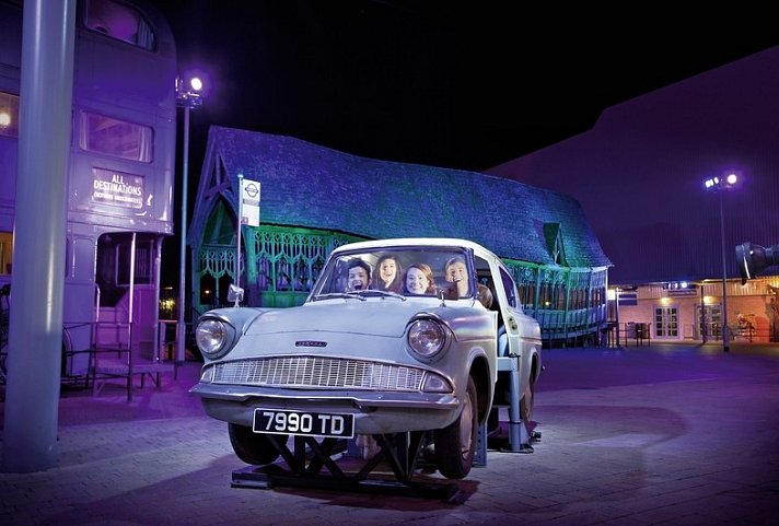 Warner Bros. Studio Tour - The Making of Harry Potter
