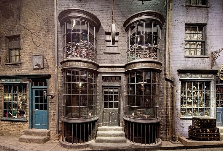 Warner Bros. Studio Tour - The Making of Harry Potter