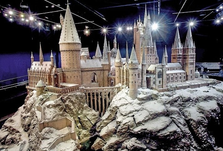 Warner Bros. Studio Tour - The Making of Harry Potter