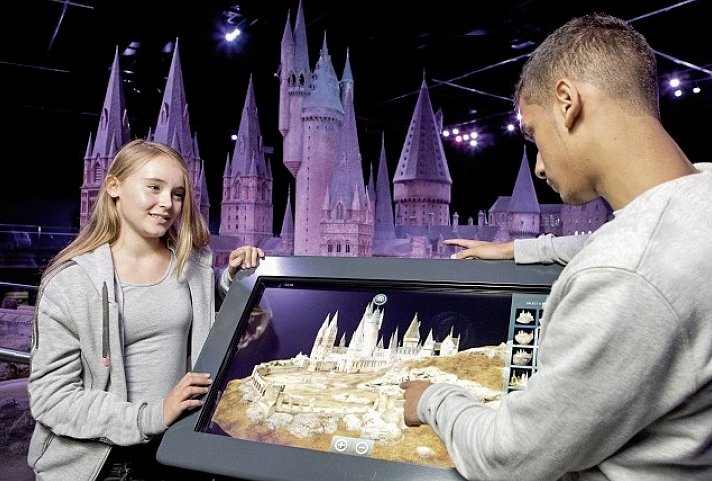 Warner Bros. Studio Tour - The Making of Harry Potter