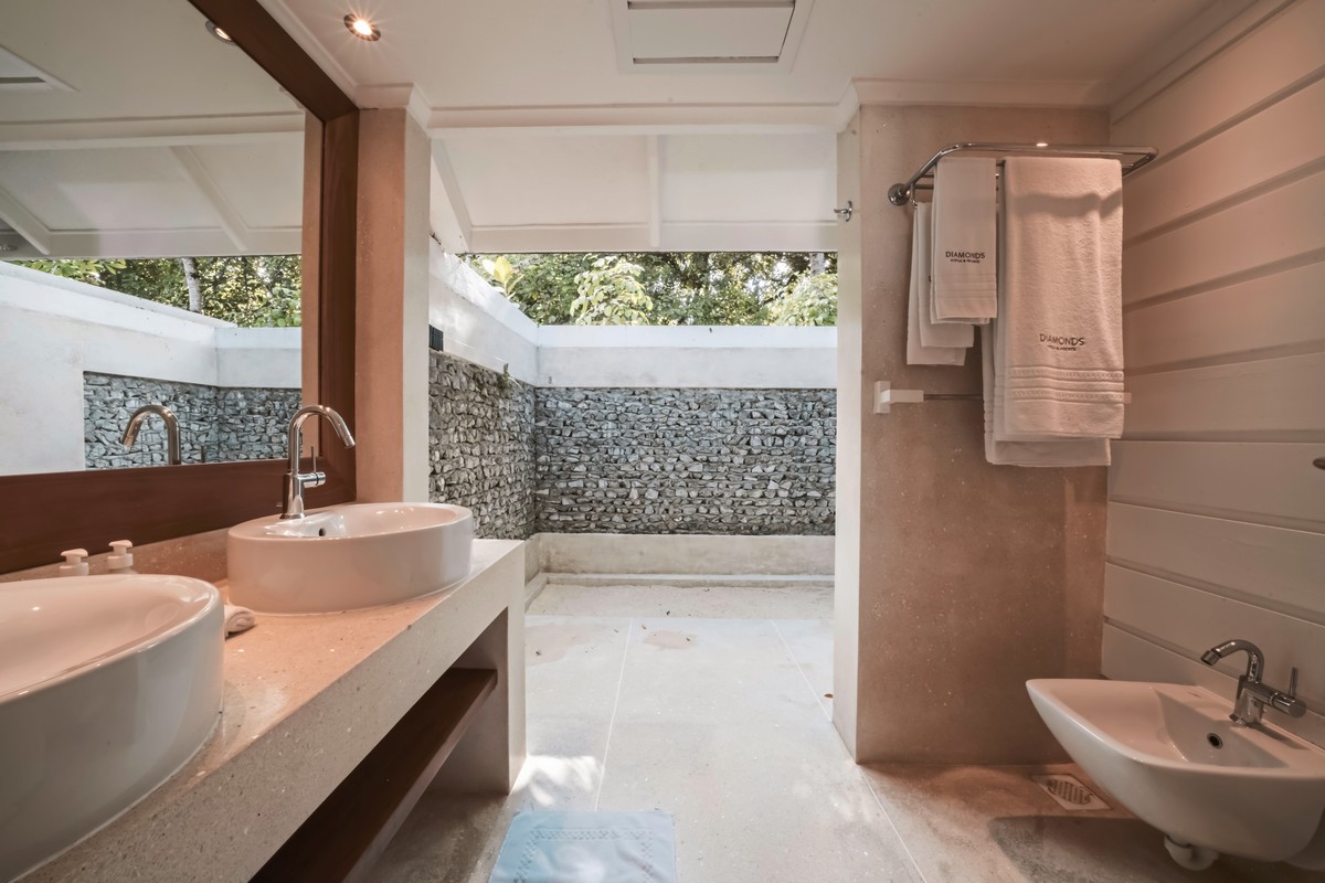 ananea Diamonds Athuruga