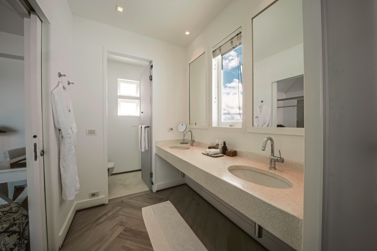 ananea Diamonds Athuruga