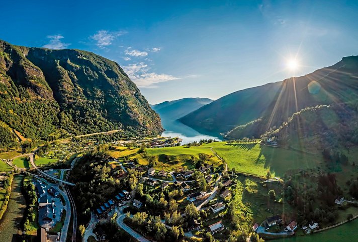 Norwegens Highlights - Spektakuläre Fjorde und Postschiff