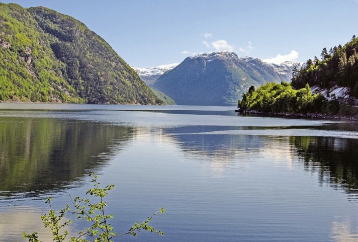 Fjordgiganten und Berglandschaften
