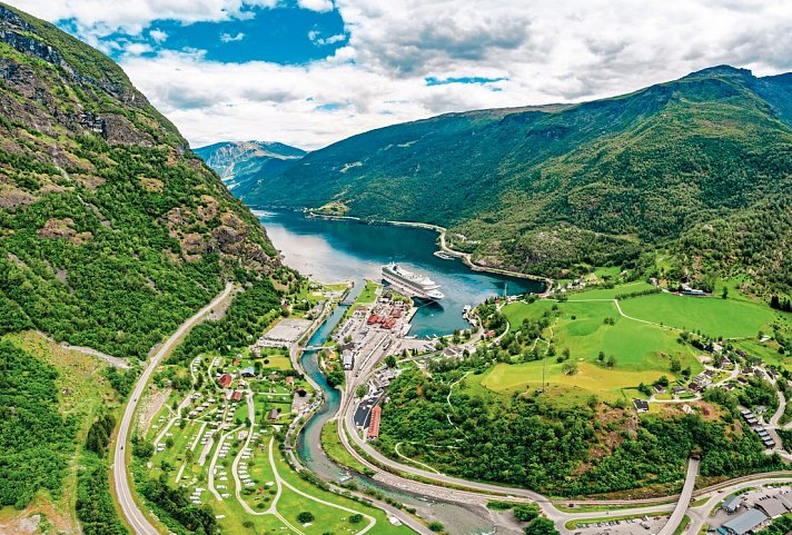 Fjorde, Gletscher und historische Hotels