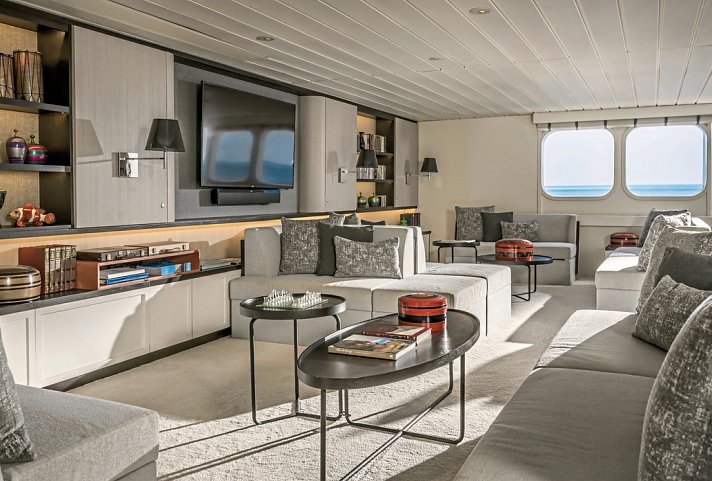 Four Seasons Explorer