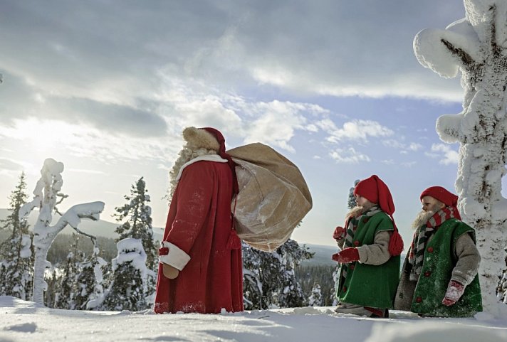 Polarlichtsuche und Weihnachtsmanndorf