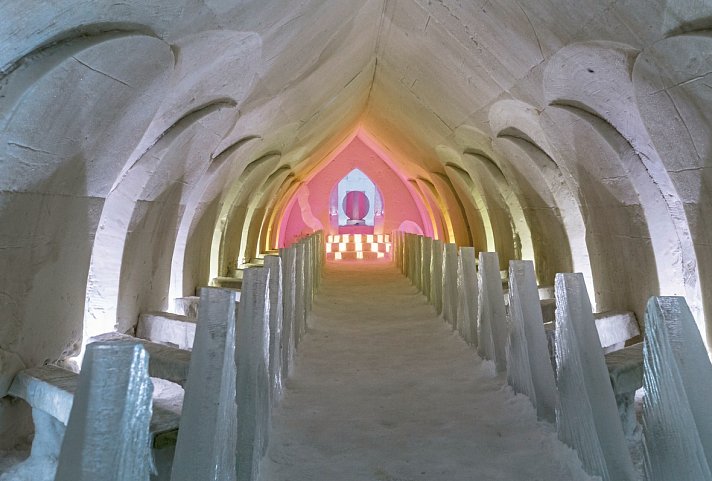 Polarlichtjagd im SnowHotel