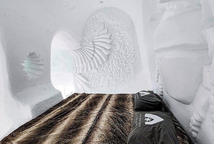 Polarlichtjagd im SnowHotel