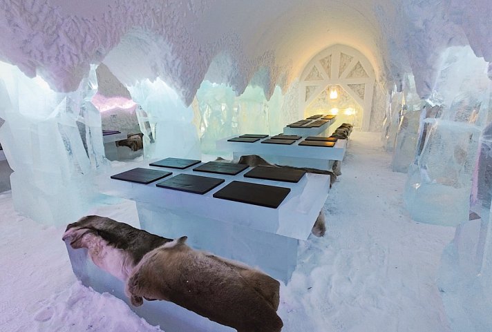 Polarlichtjagd im SnowHotel