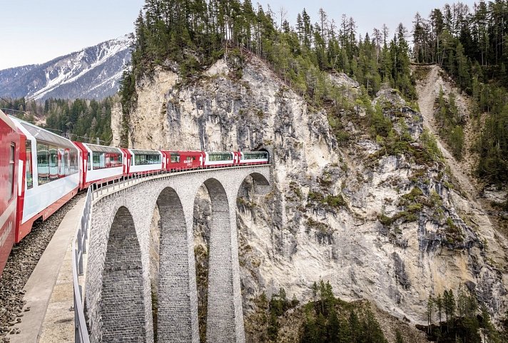 Bahnrundreise mit Glacier und Bernina Express