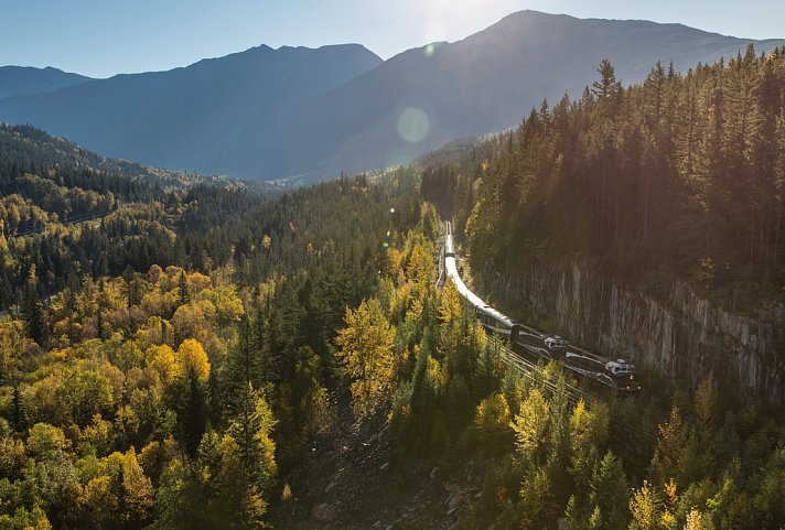 Journey through the Clouds - Rocky Mountaineer (Jasper - Vancouver)