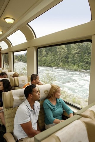 First Passage to the West - Rocky Mountaineer (ab Banff)