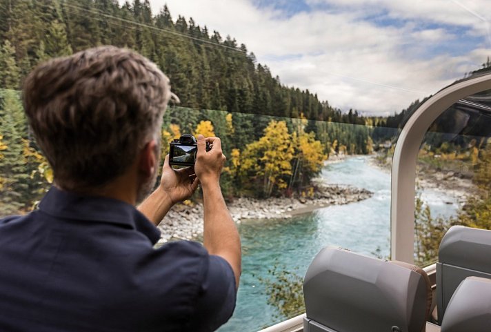 First Passage to the West - Rocky Mountaineer (ab Banff)
