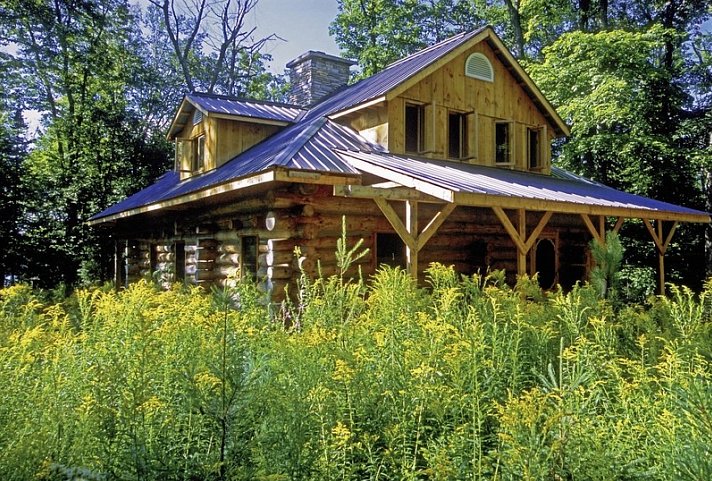 Algonquin mit dem Kanu - Lodge